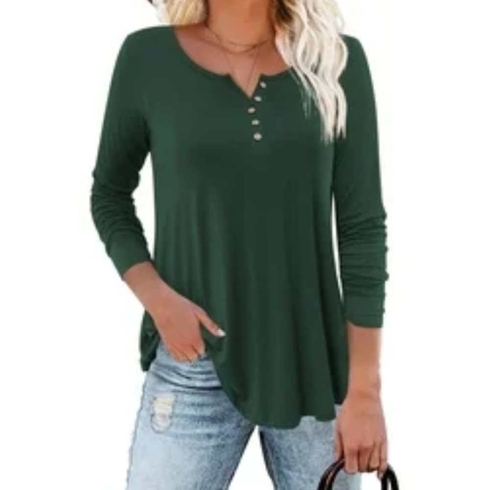 Dark green snap neckline stretchy ribbed knit long sleeve tee size large